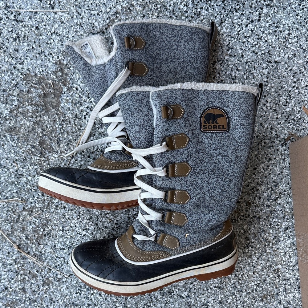 Sorel Women's Gray and Brown Winter Boots
